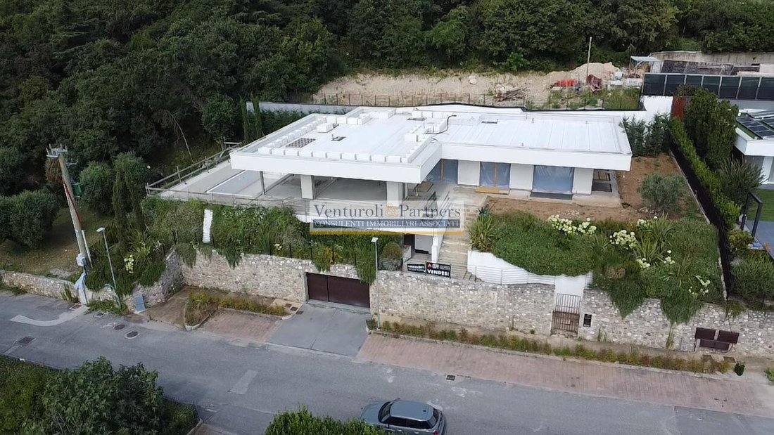 Villa in Maguzzano, Lonato del Garda, Lombardy 3 - 14484386