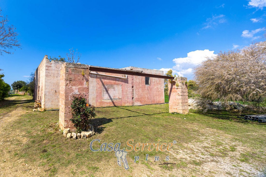 Land in Sannicola, Apulia, Italy 3 - 15492829