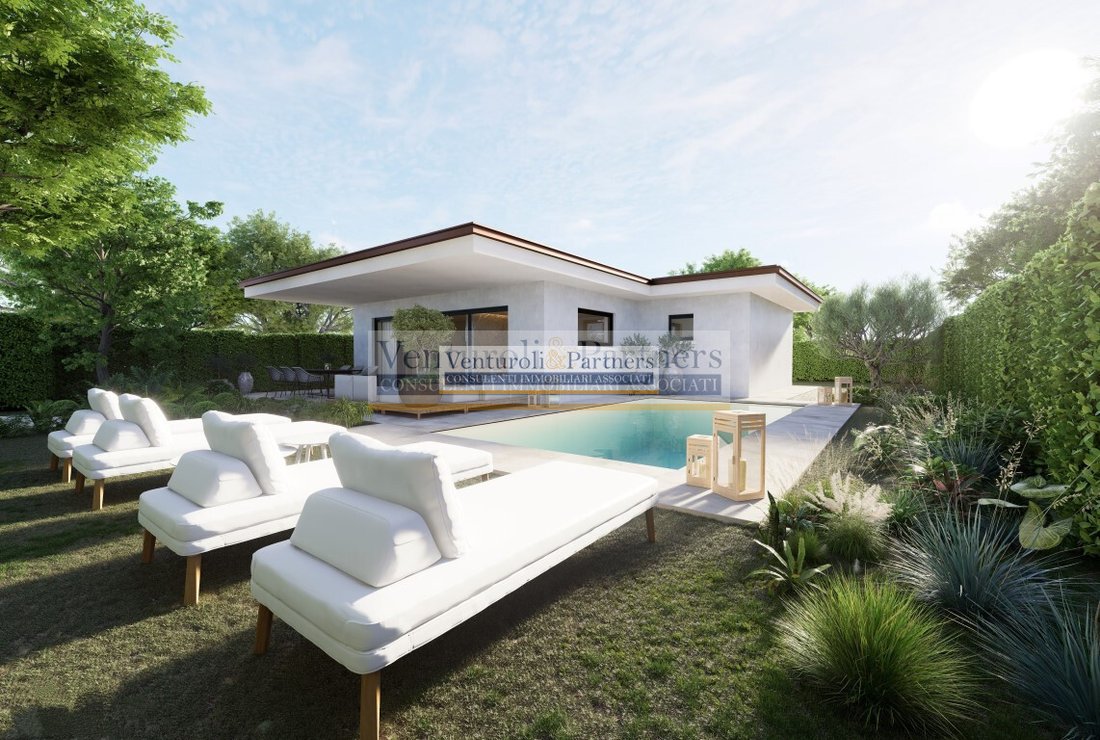 Villa in Manerba del Garda, Lombardy, Italy 2 - 13742133