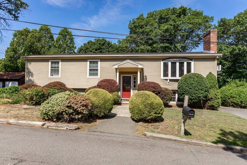 House in Saugus, Massachusetts, United States 1 - 16022763