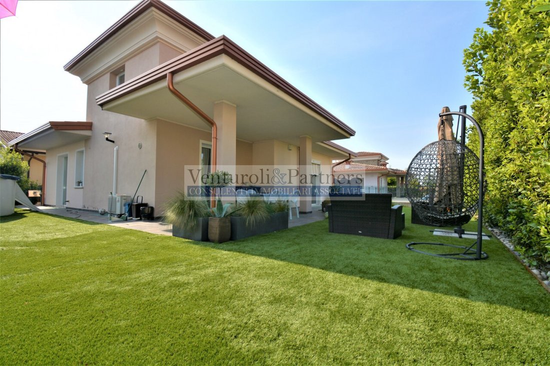 Villa in Manerba del Garda, Lombardy, Italy 3 - 12794274