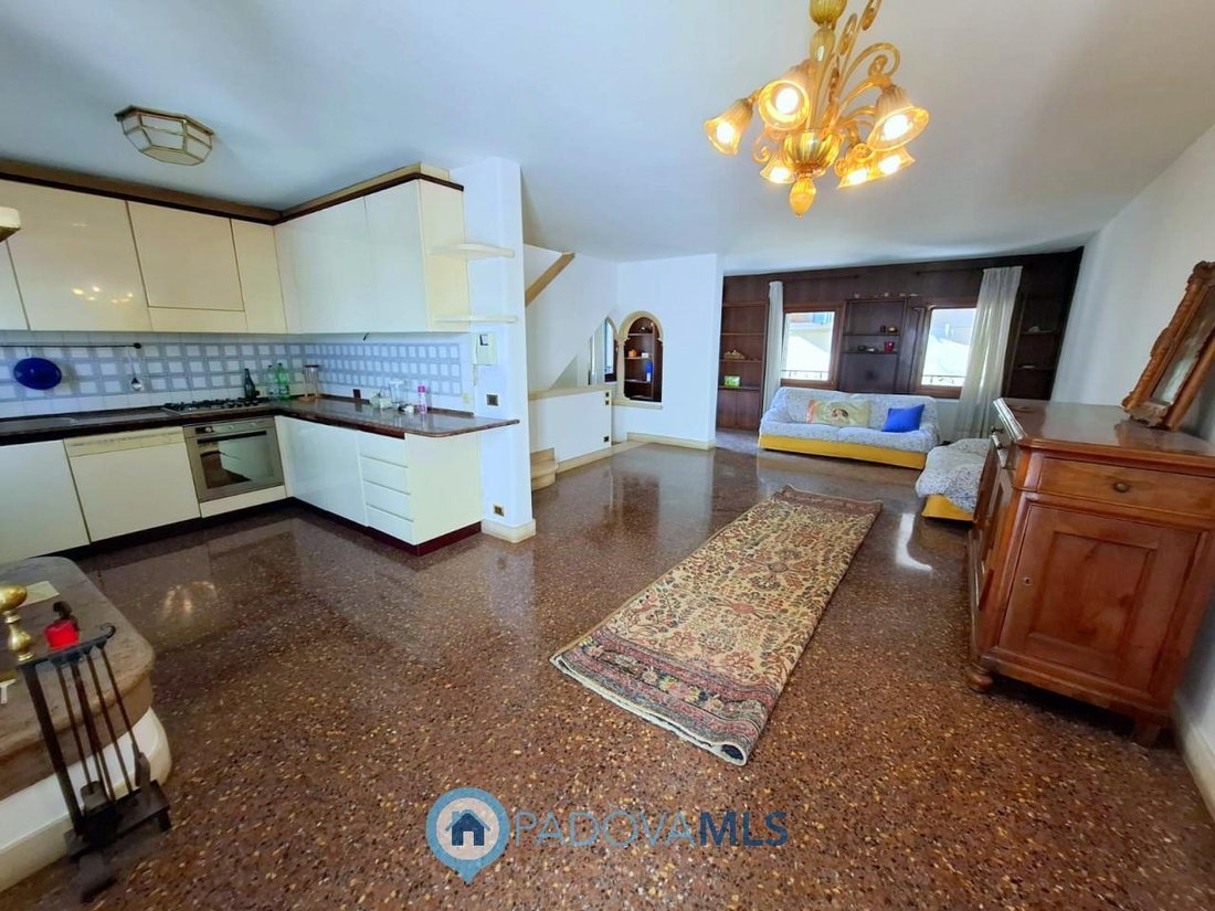 Whispers of Venice: A Hidden Palazzo in Padova’s Heart - 5