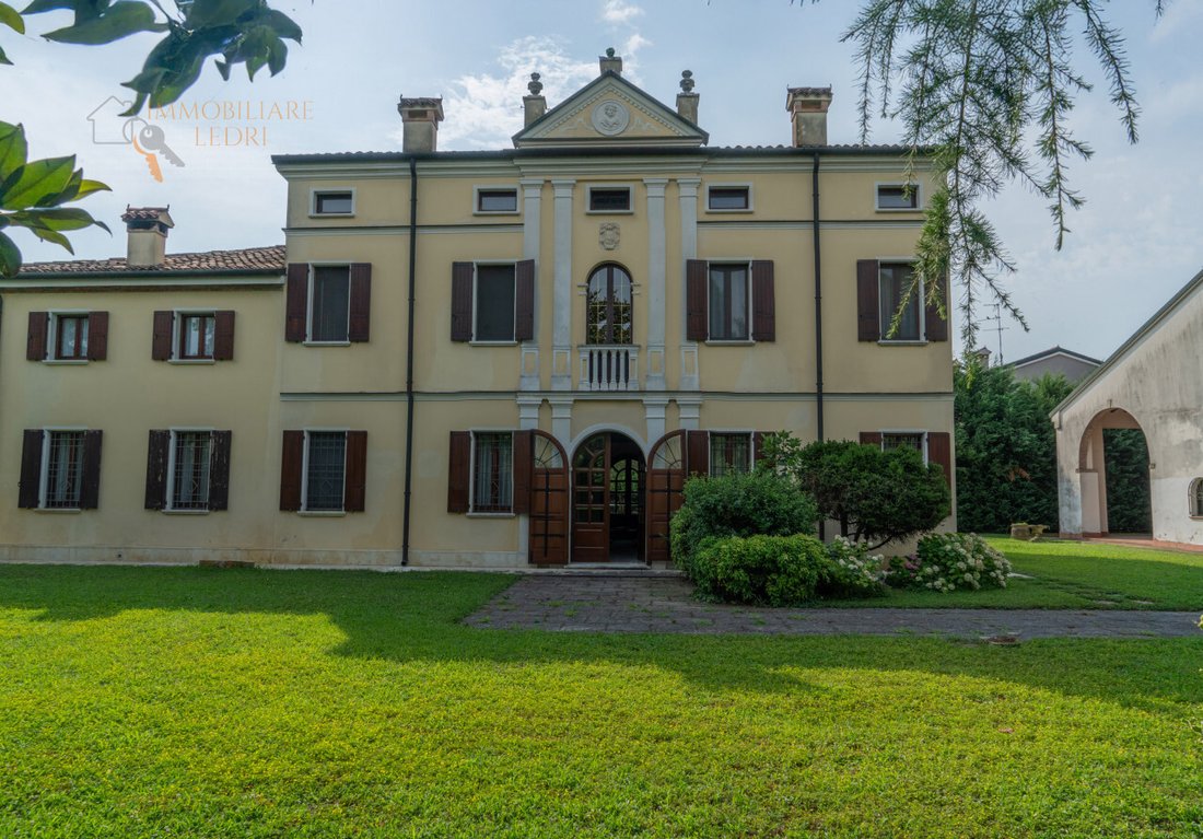 Villa in Villanova De Bellis, Lombardy, Italy 2 - 15929912
