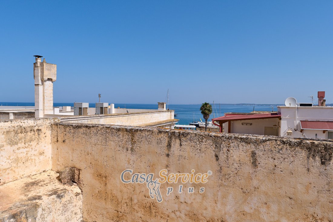 The Star-Vaulted Palace Where Sea Meets Sky in Gallipoli’s Heart