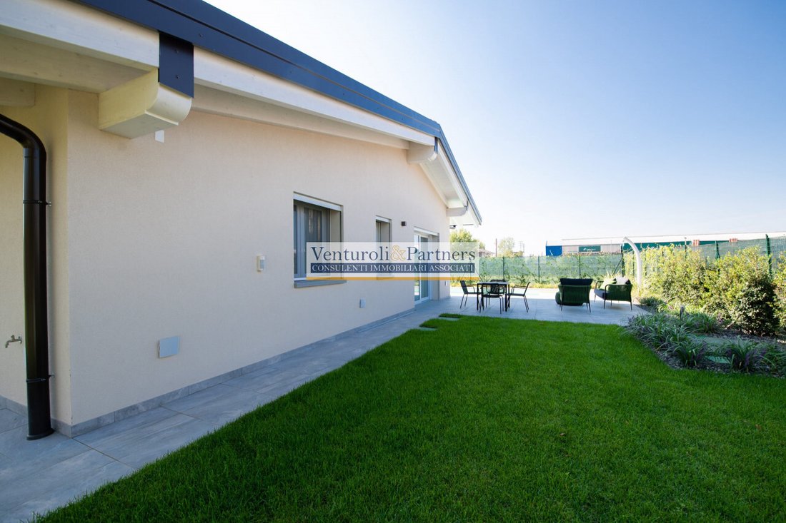 Villa in Entroterra, Desenzano del Garda, Lombardy 2 - 16006159