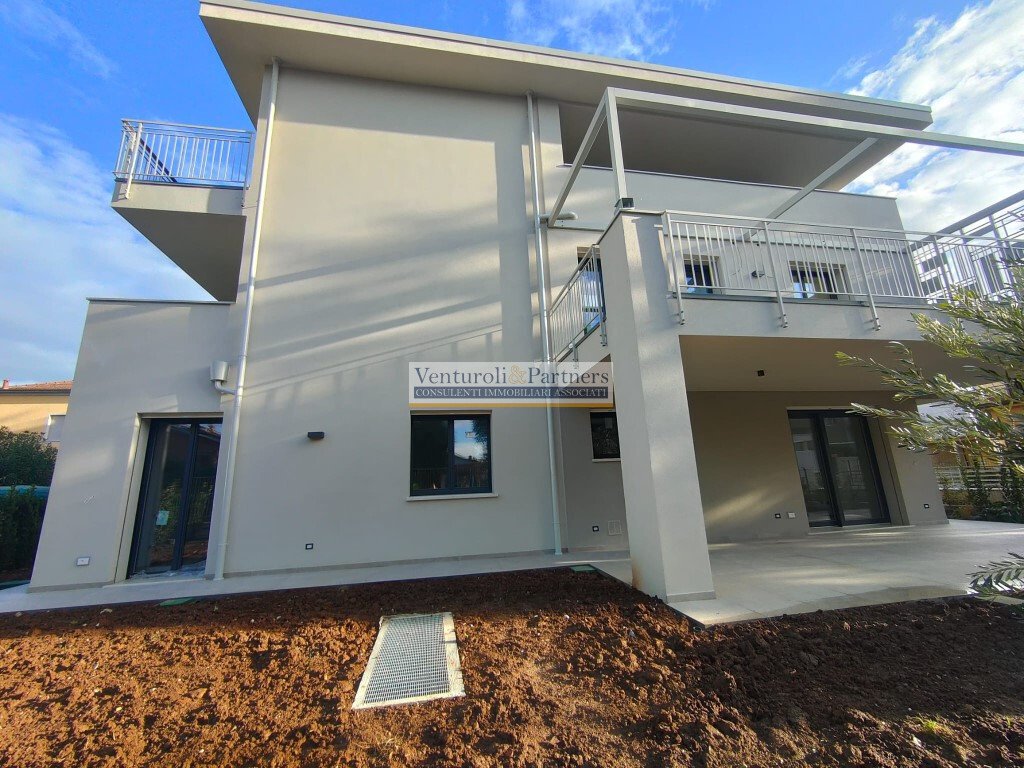 Apartment in Desenzano Centro, Desenzano del Garda, Lombardy 4 - 14448402