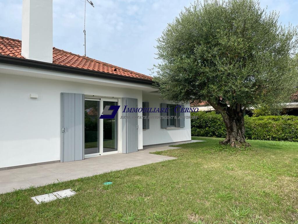 Villa in Isola Albarella, Veneto, Italy 3 - 13424297