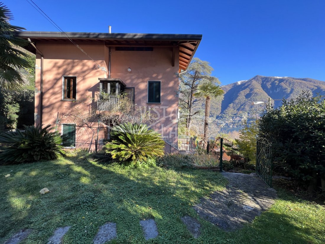 Villa in Carate Urio, Lombardy, Italy 2 - 12374579