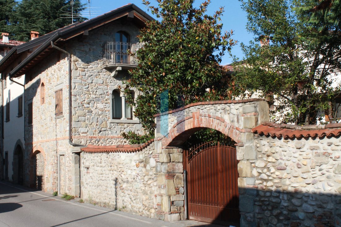 House in Ponte San Pietro, Lombardy, Italy 4 - 14774326