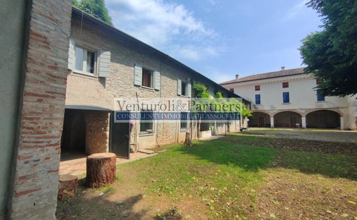 Estate in Bedizzole, Lombardy, Italy 1