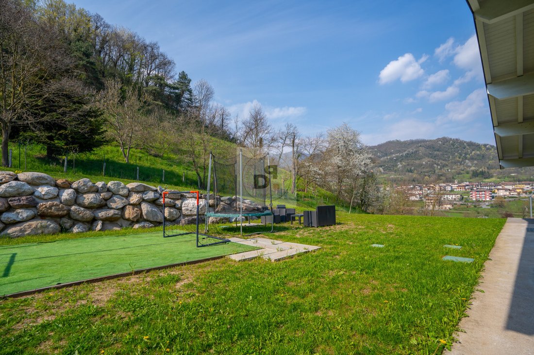 House in Sabbio Chiese, Lombardy, Italy 5 - 15700892