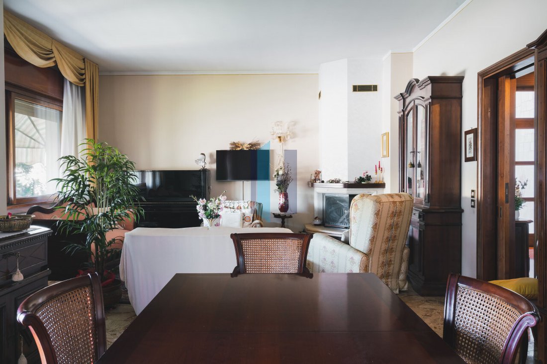 Villa in Prealpino Village, Brescia, Italy 3 - 15222476