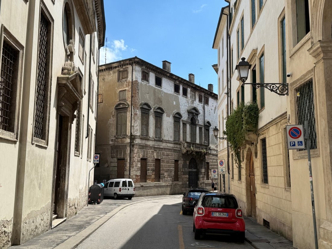 Vicenza’s Forgotten Crown: A Palazzo Awaiting Its Renaissance in the Heart of Palladio’s City