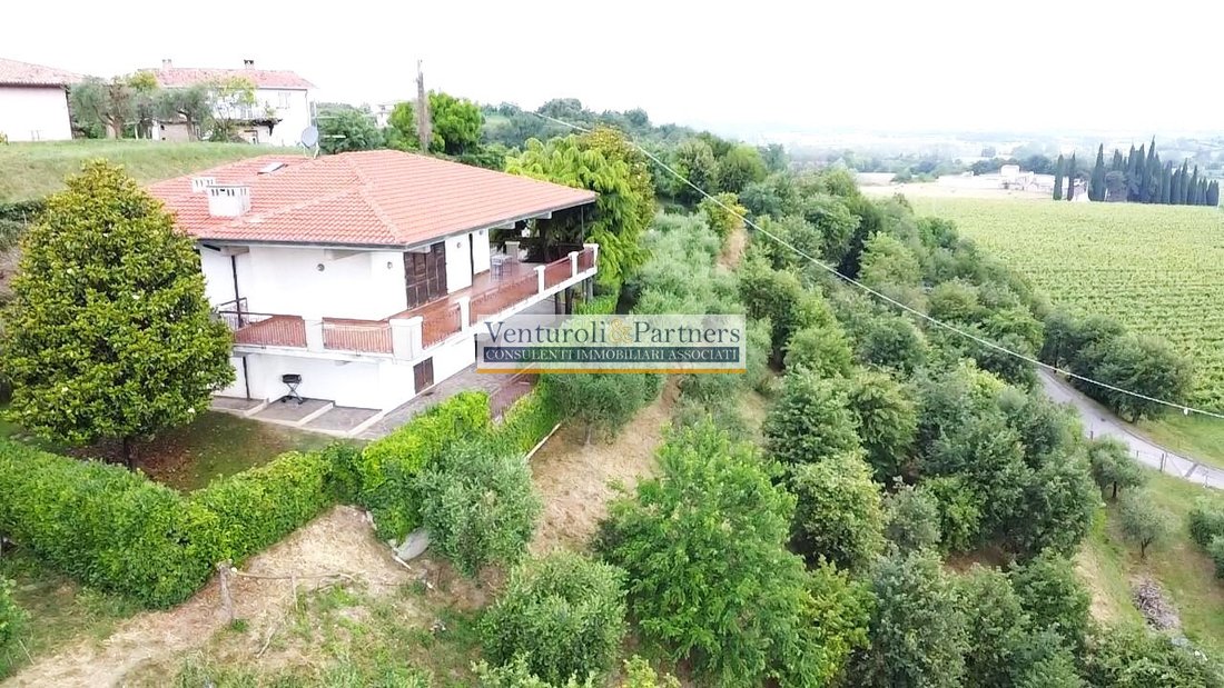 Villa in Desenzano Centro, Desenzano del Garda, Lombardy 2 - 15748353