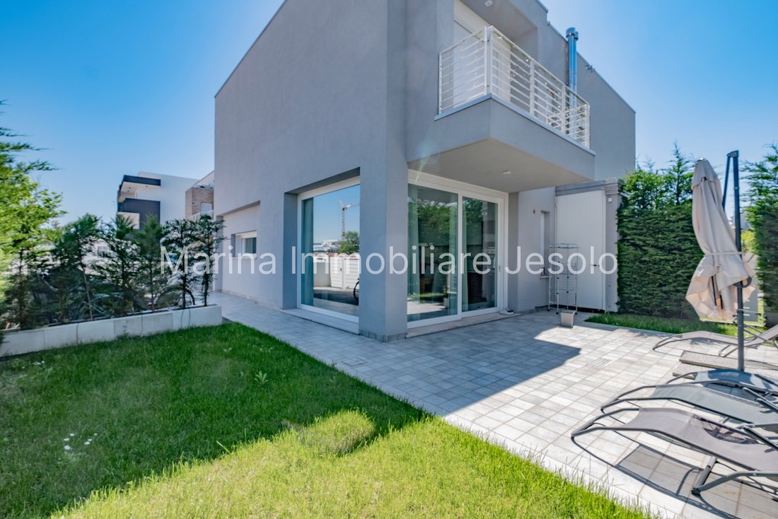 House in Lido di Jesolo, Jesolo, Veneto 1 - 15571778