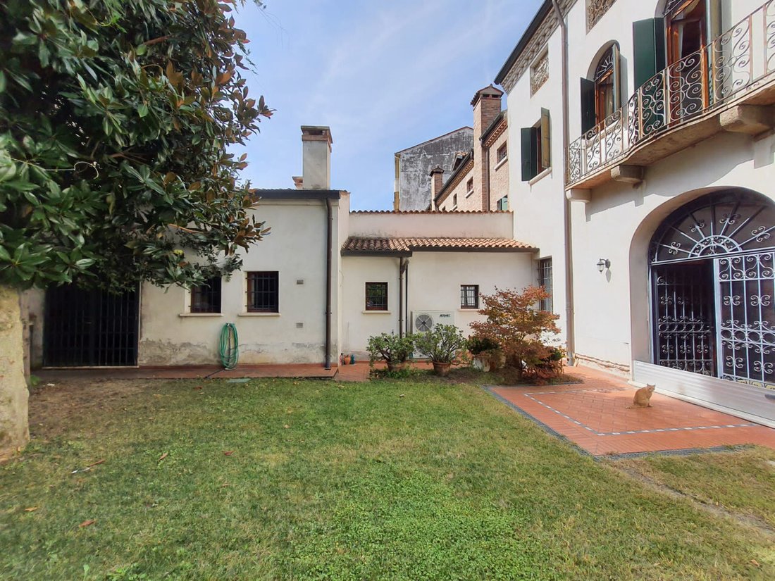 Whispers of Venice: A Timeless Palazzo in Rovigo’s Golden Heart