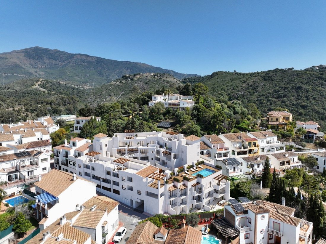 Apartment in Benahavis, Andalusia, Spain 1 - 16024593