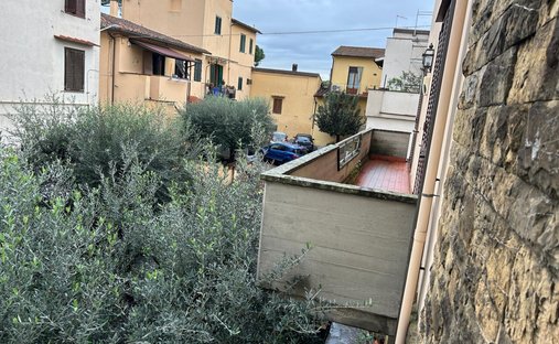 House in Center, Lastra a Signa, Tuscany 1