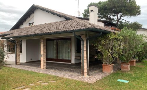 Villa in Isola Albarella, Veneto, Italy 1