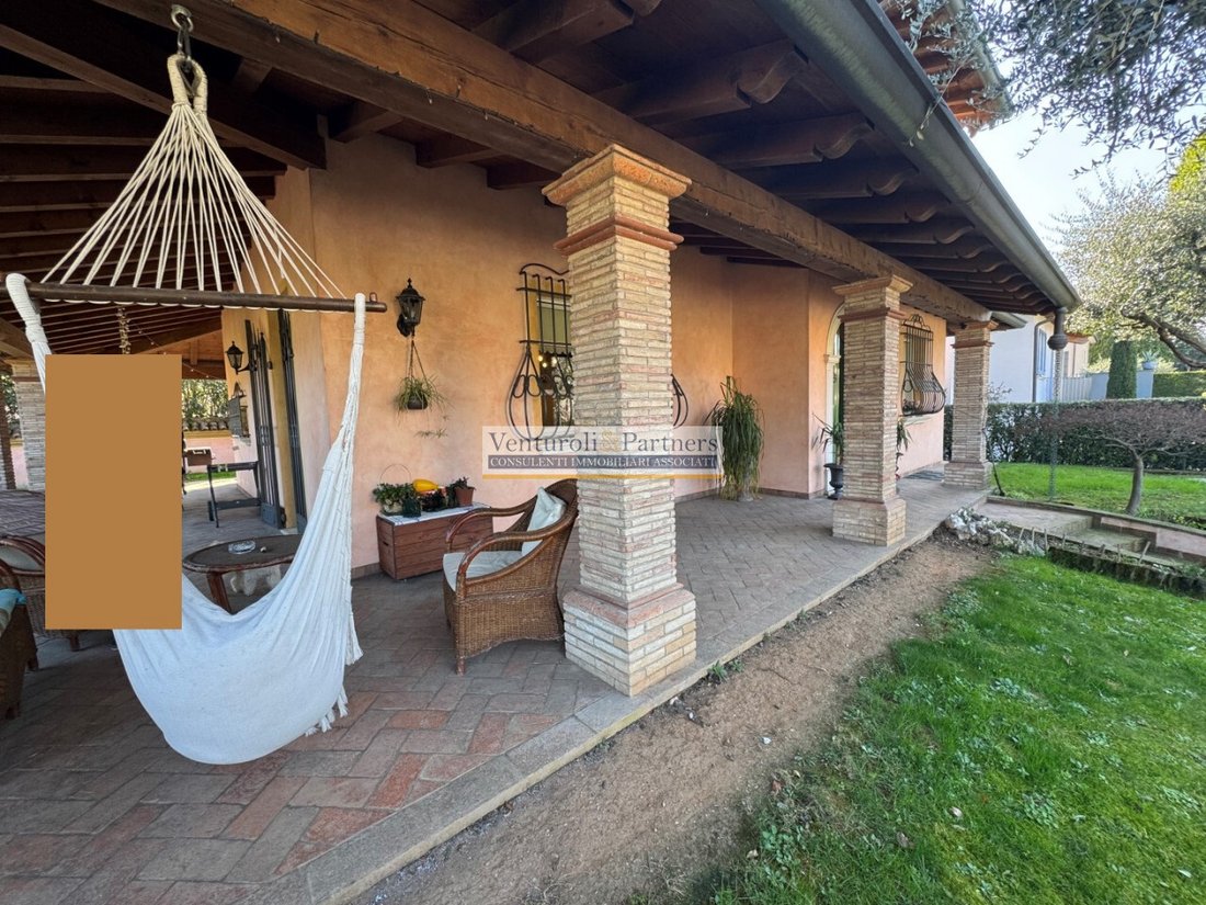 Villa in Desenzano Centro, Desenzano del Garda, Lombardy 3 - 15300943