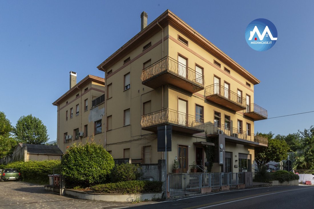 La Palazzina dei Sogni: A Timeless Canvas in Pesaro’s Golden Light