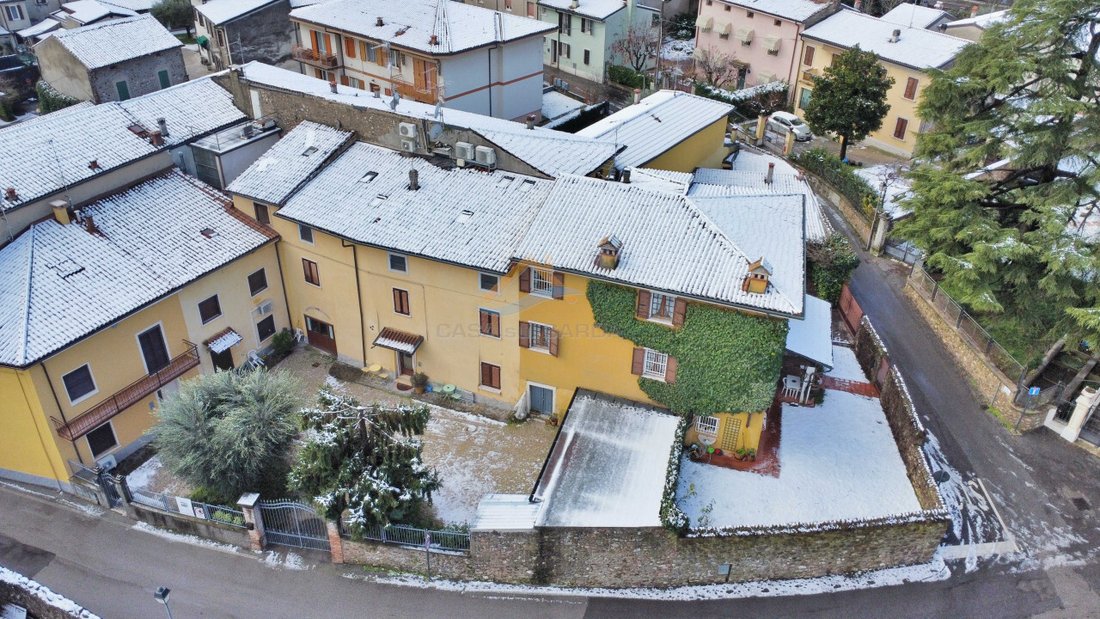 Villa in Ponti sul Mincio, Lombardy, Italy 2 - 12926381