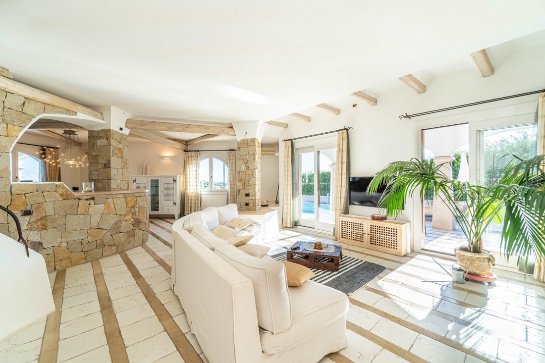 Villa in Olbia, Sardinia, Italy 3 - 13656471