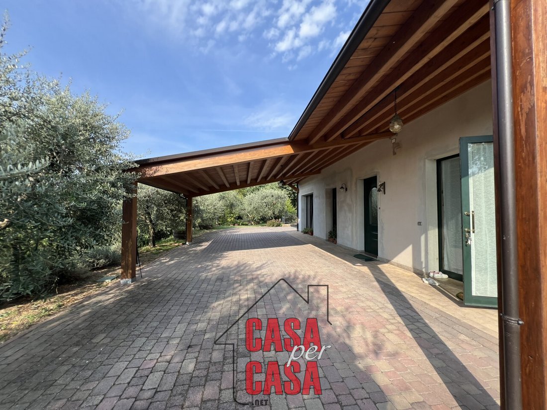 House in Calaone, Veneto, Italy 2 - 12926346