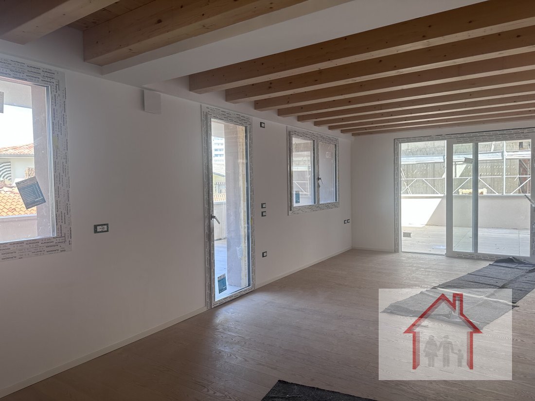 Apartment in Luzzatti Avenue, Treviso, Italy 3 - 13373716