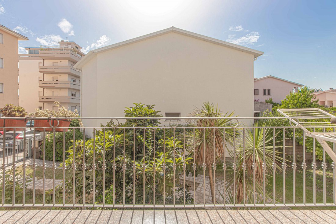 Villa in Aldo Moro Avenue, Olbia, Italy 1 - 13736874