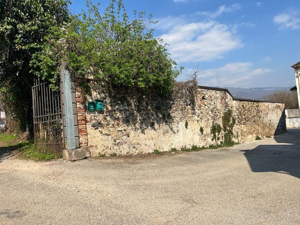 The 1414 Parma Palace: Where Time Stands Still in Veneto’s Golden Hills