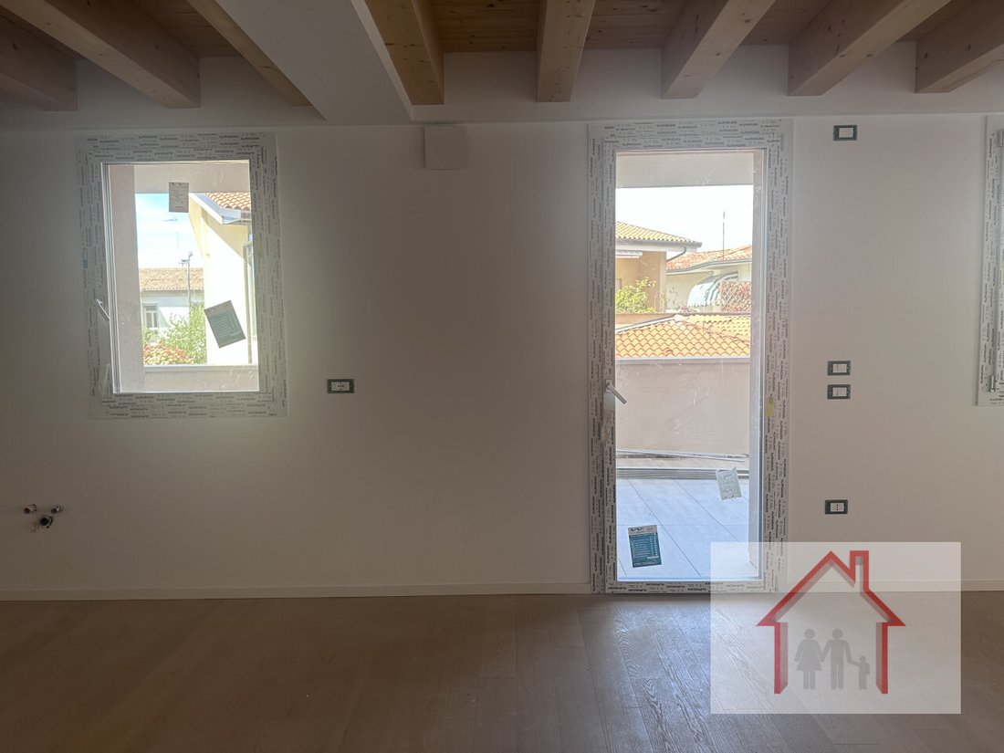 Apartment in Luzzatti Avenue, Treviso, Italy 4 - 13373716