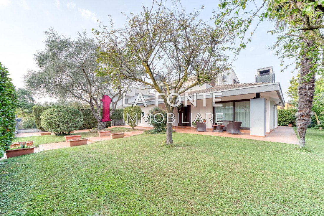 Villa in Vigonza, Veneto, Italy 1 - 13787123