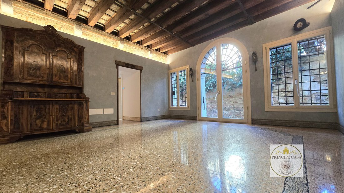 Apartment in Saint Paul, Venice, Italy 1 - 15246176
