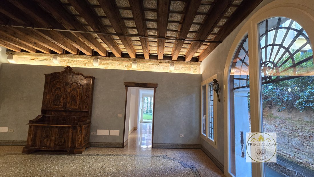 Apartment in Saint Paul, Venice, Italy 4 - 15246176