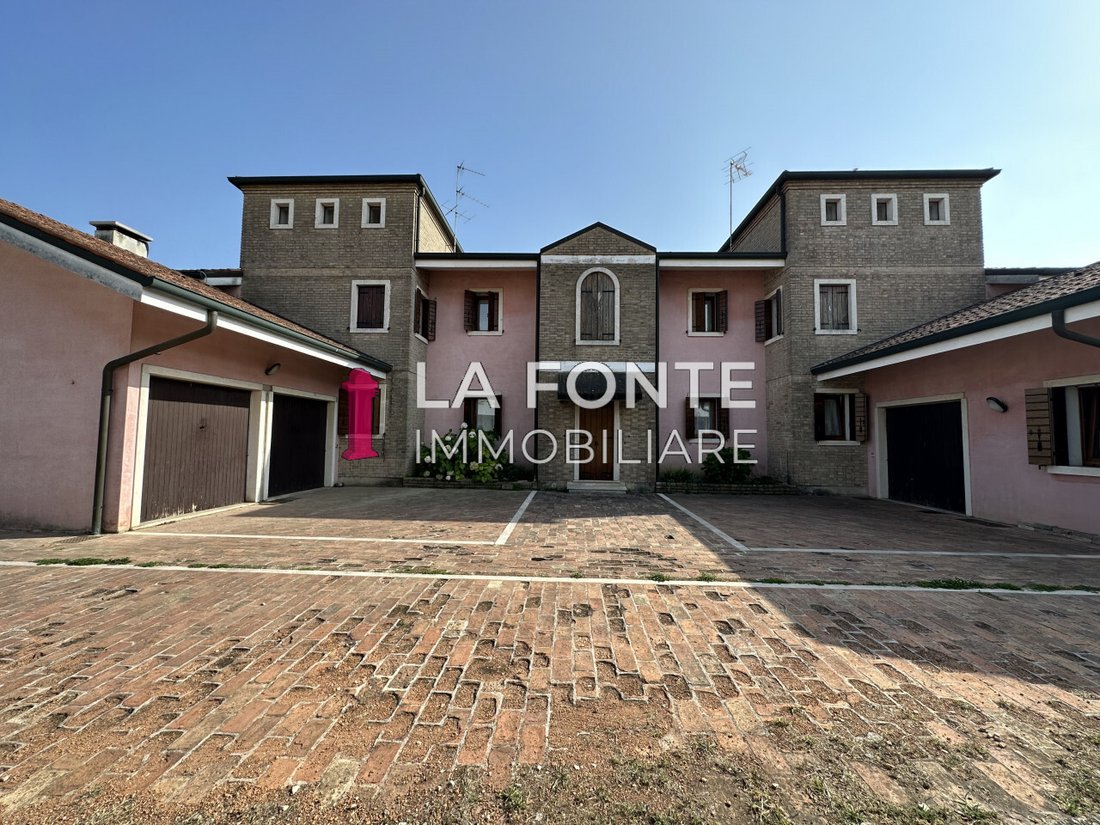 House in Noventa Padovana, Veneto, Italy 1 - 14448384