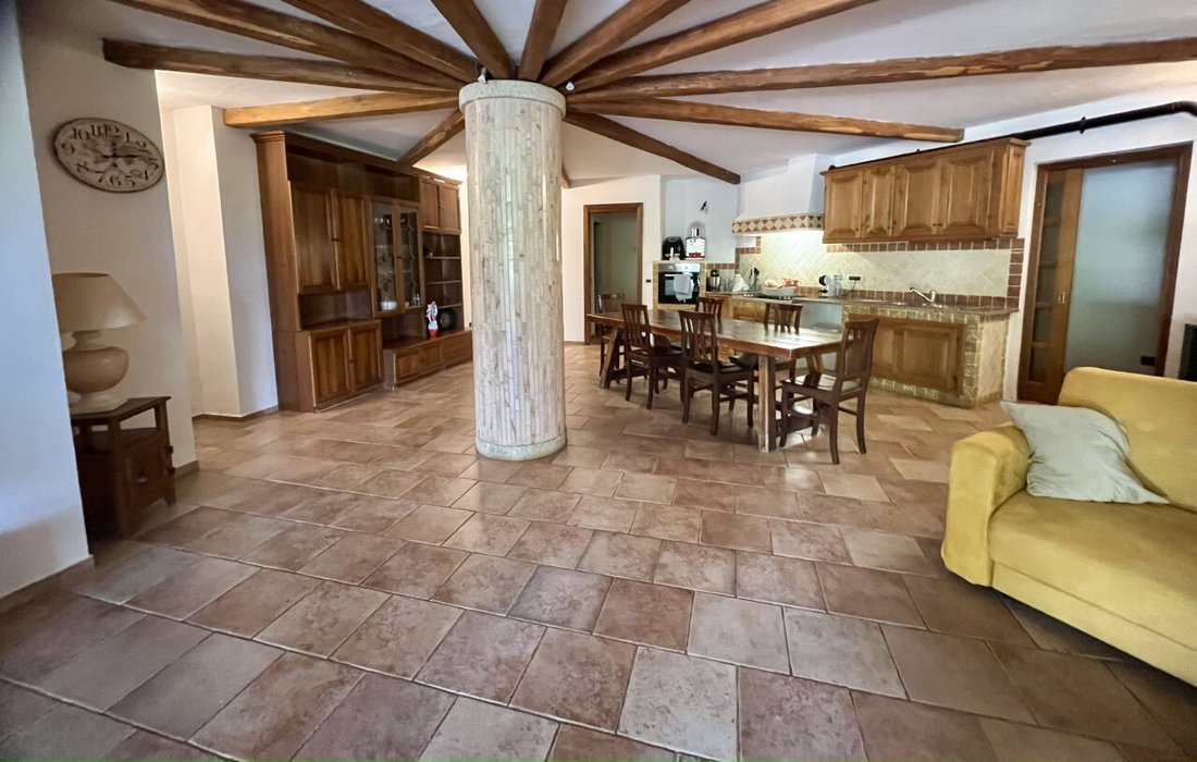 House in Peripheral Fractions, Olbia, Sardinia 1 - 14212180