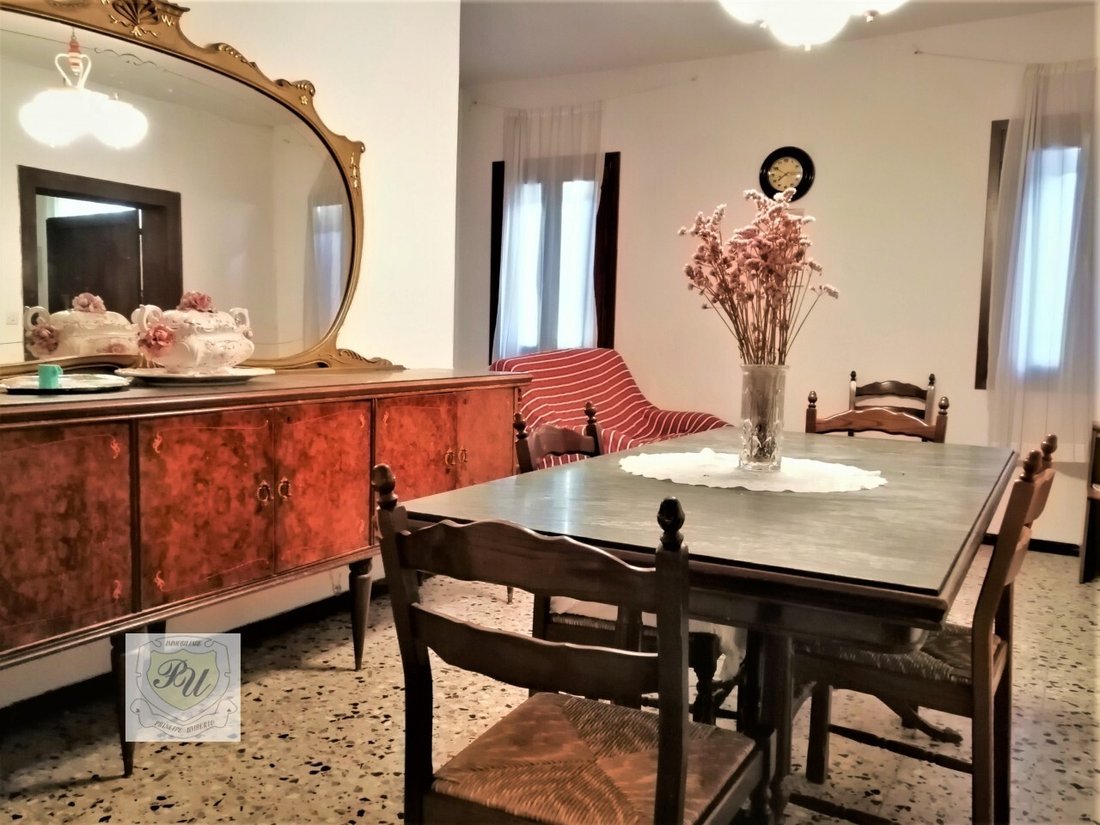 The Palazzo of Whispers: A Venetian Nobility’s Hidden Legacy in Este