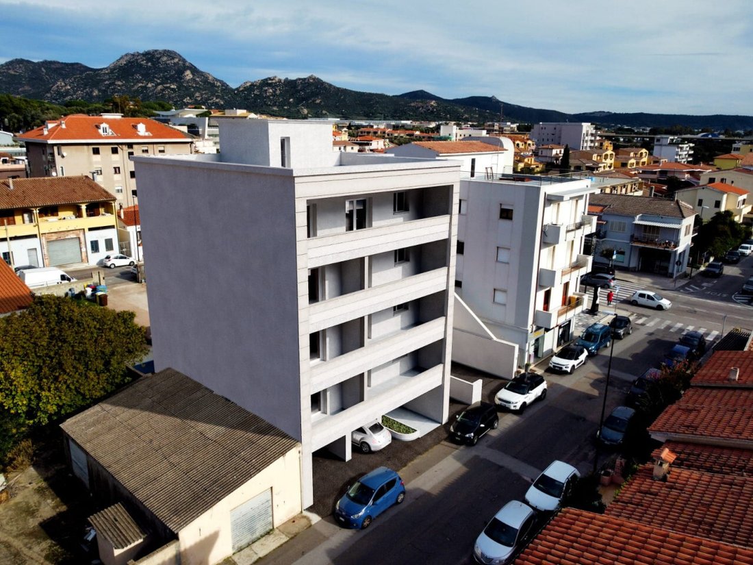 Apartment in Aldo Moro Avenue, Olbia, Italy 2 - 15432838