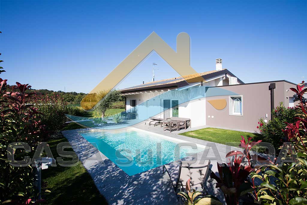 Villa in Historic Center, Lonato del Garda, Lombardy 1 - 13969107