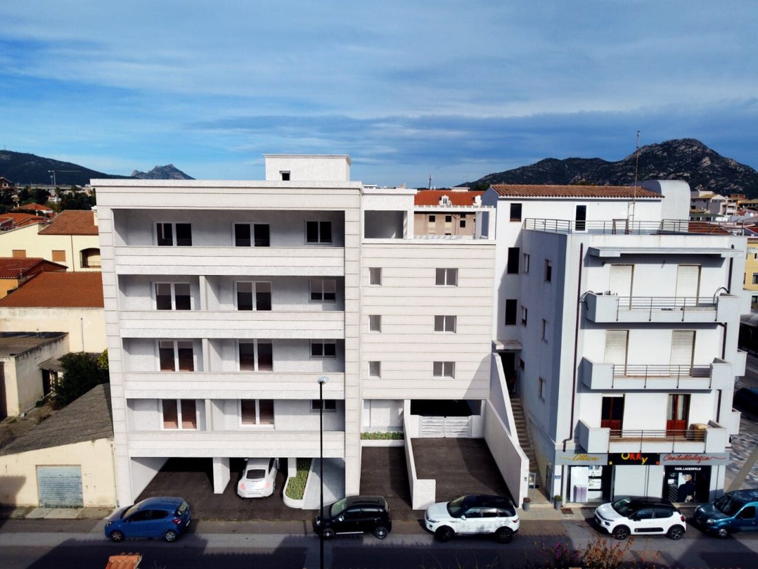 Apartment in Aldo Moro Avenue, Olbia, Italy 1 - 15432838