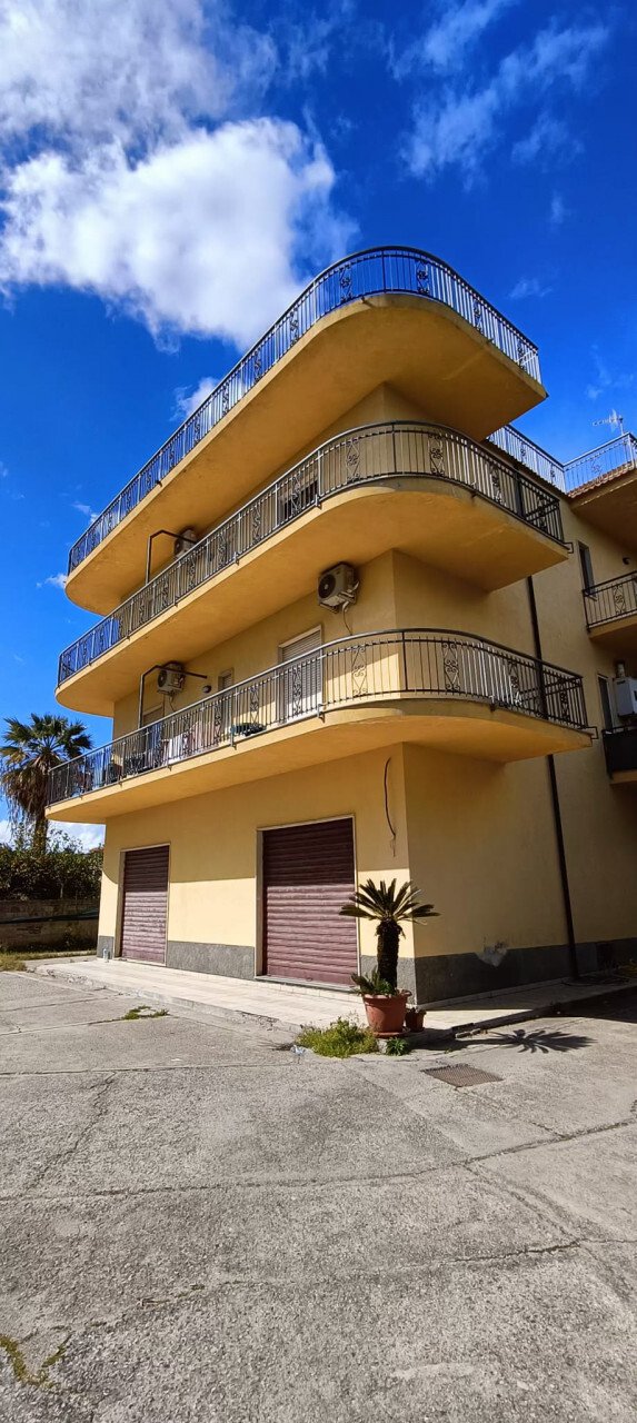 La Villa del Mare: A Canvas of Light & Sea in Calabria’s Heart