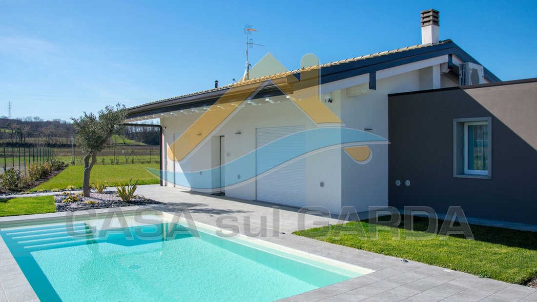 Villa in Historic Center, Lonato del Garda, Lombardy 2 - 13969107