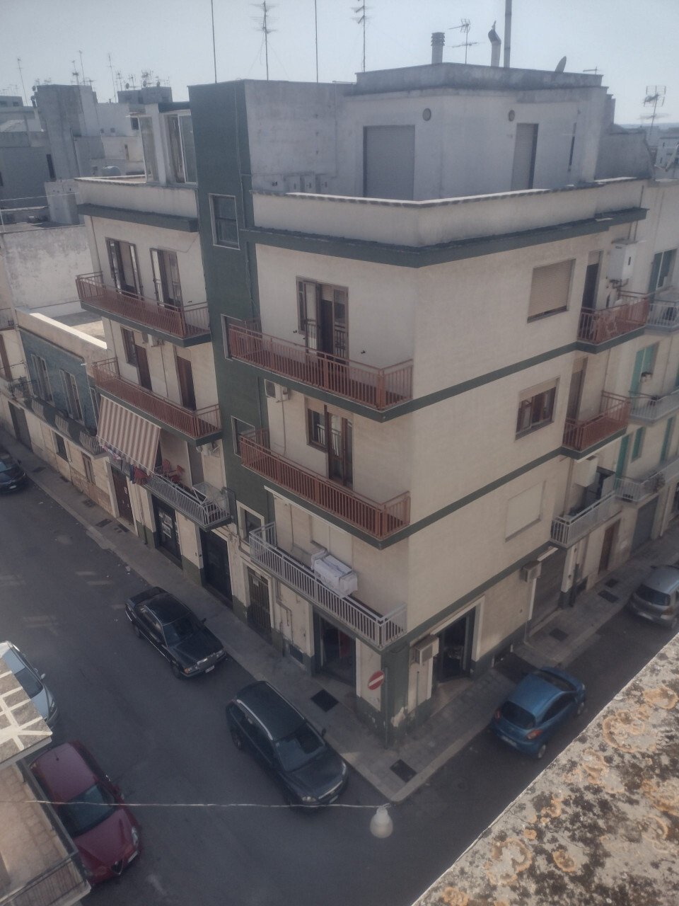 The White City’s Hidden Crown: A Palazzo Awaiting Its Renaissance in Ostuni’s Heart