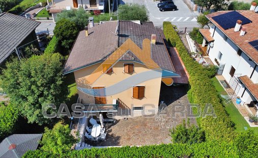 Villa in Castelnuovo del Garda, Veneto, Italy 1