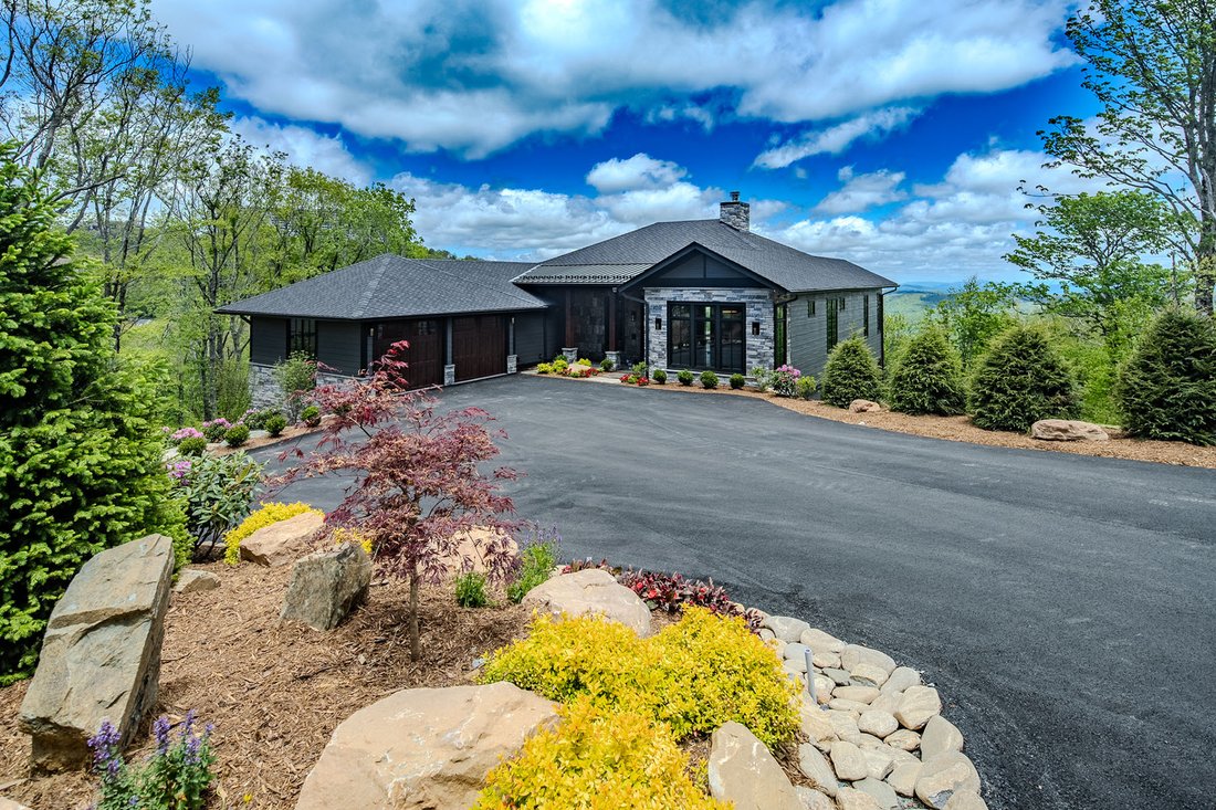 House in Linville, North Carolina, United States 1 - 15563447