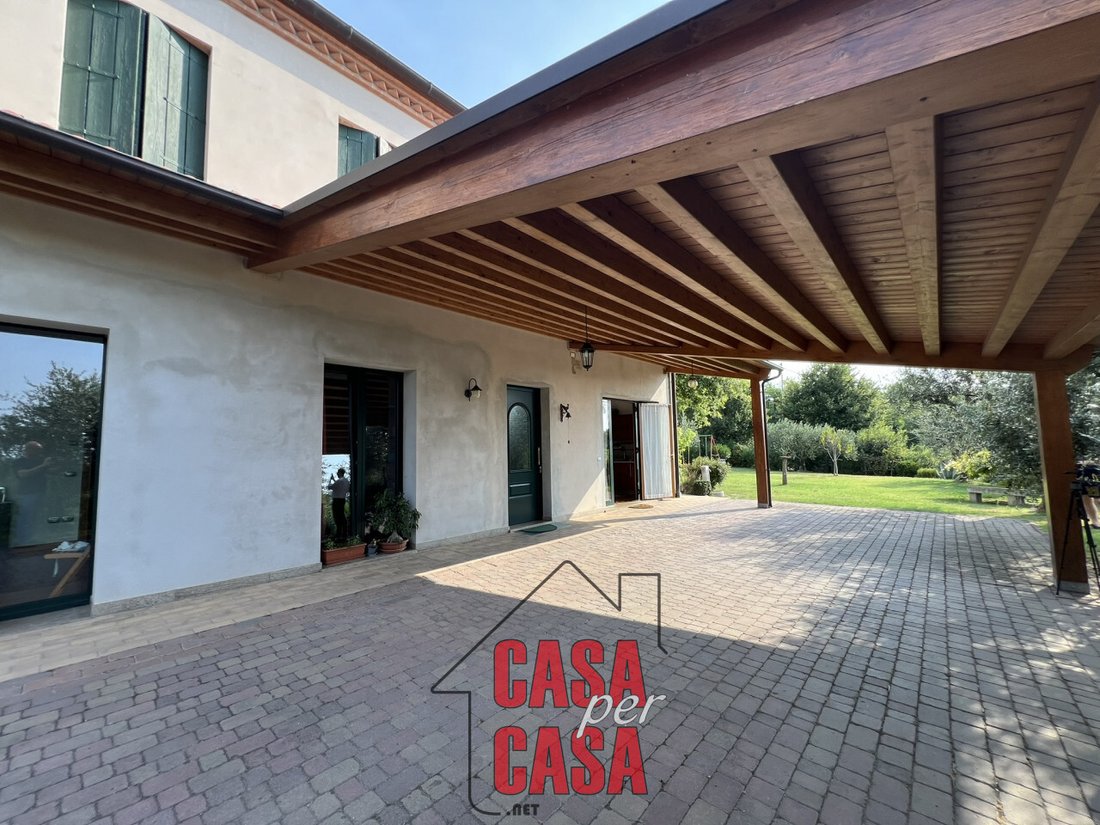 House in Calaone, Veneto, Italy 4 - 12926346