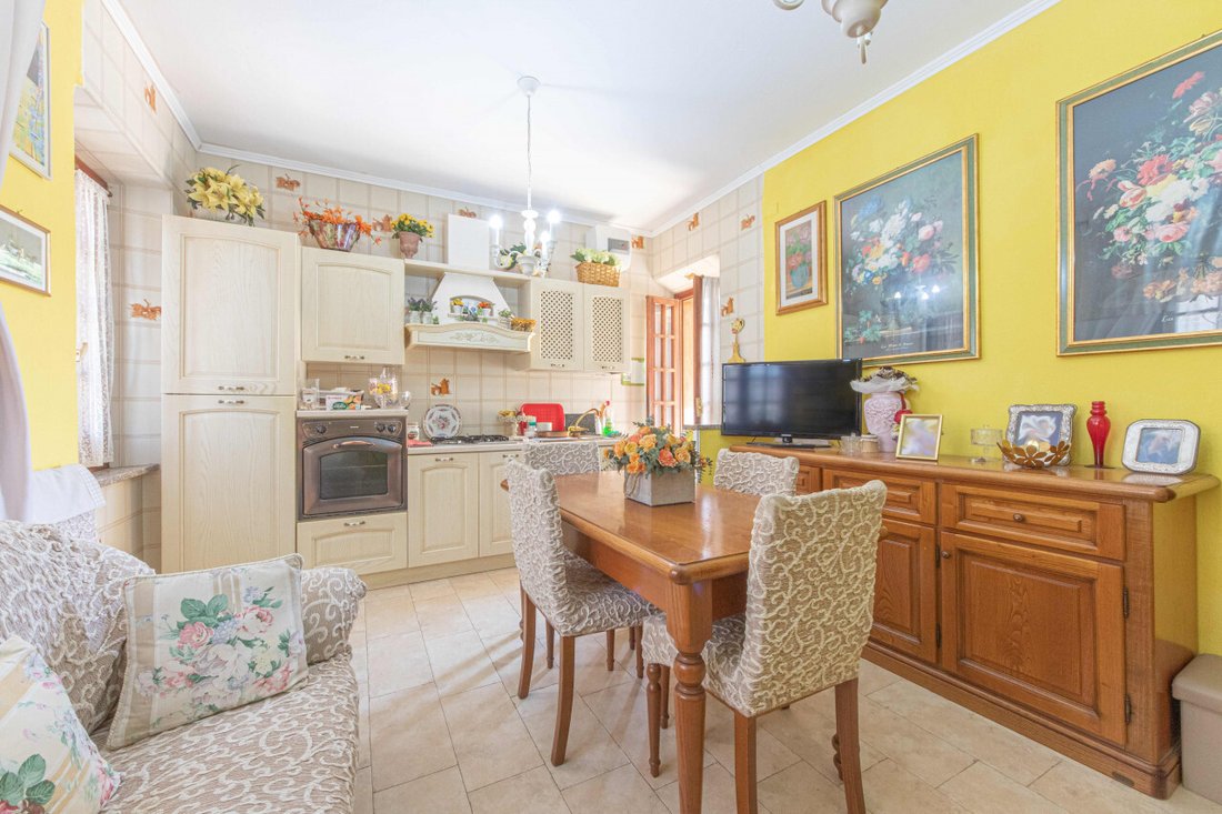 Villa in Aldo Moro Avenue, Olbia, Italy 3 - 13736874