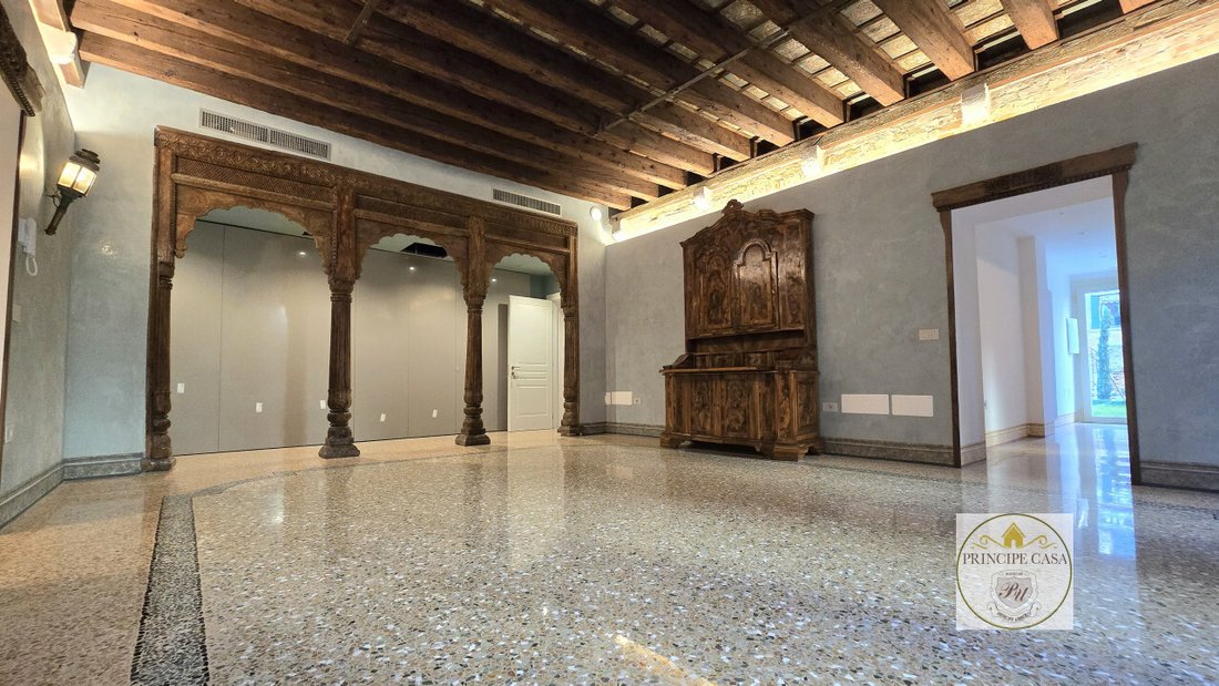 Apartment in Saint Paul, Venice, Italy 2 - 15246176