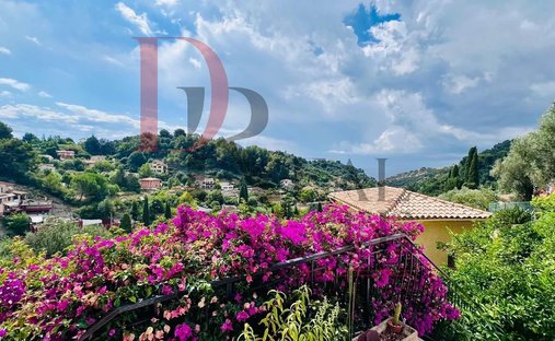 Villa in Menton, Provence-Alpes-Côte d'Azur, France 1